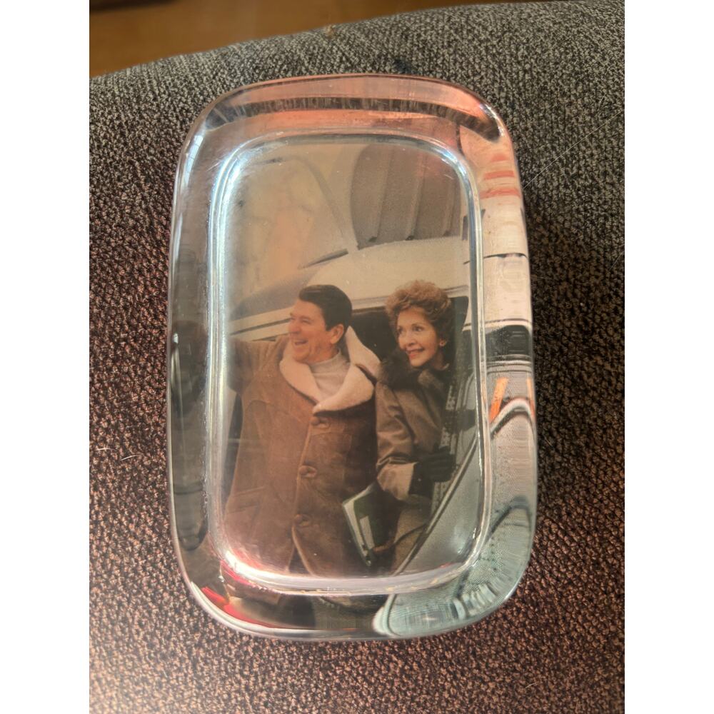 Ronald & Nancy Reagan Vintage Heavy Paperweight Glass Departing Whitehouse